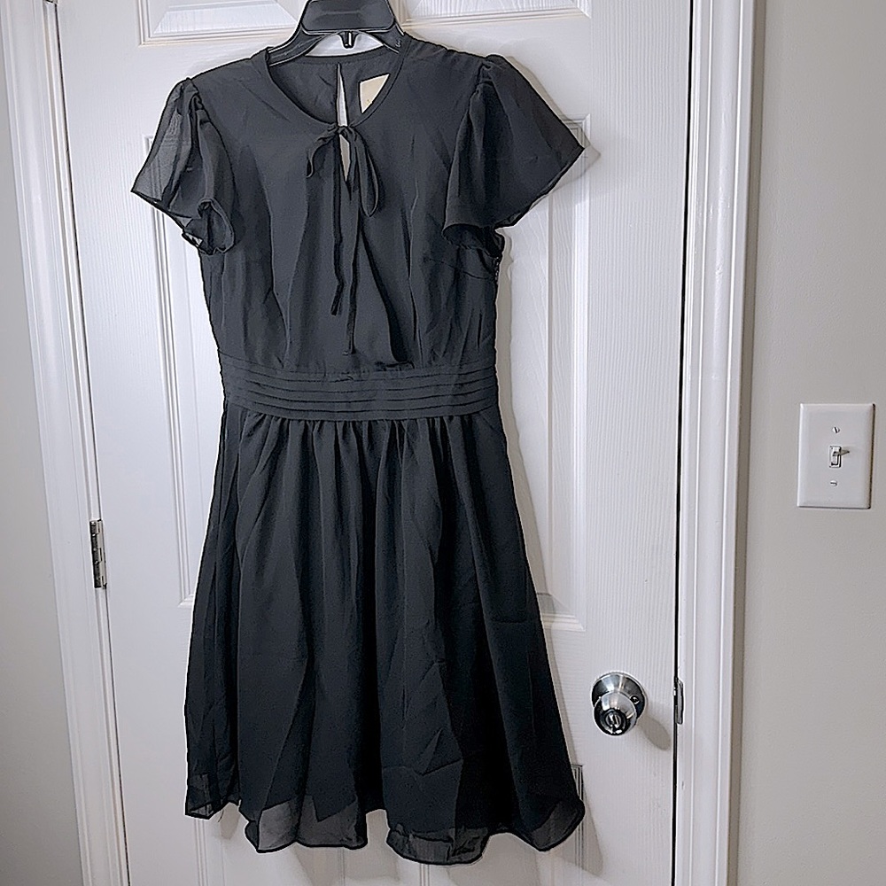 NWT FALL 👗 4 THAT SPECIAL EVENT TO STANDOUT AT❤️ 🔥 💴. Amazing  👀  add 👠